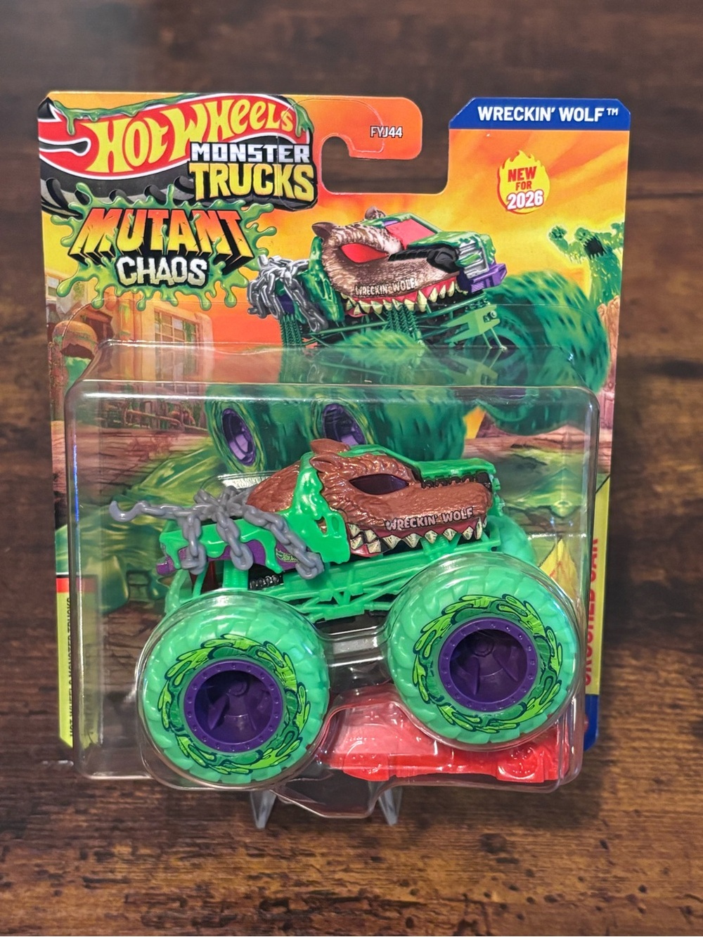 Hot Wheels Monster Trucks Wreckin' Wolf - Green & Purple